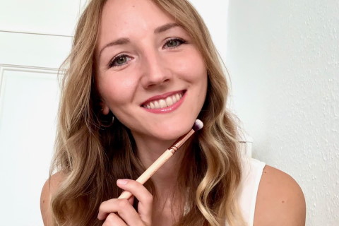 Kira Suckow Hair & Make-up Artist, Brautstyling · Make-up Düsseldorf, Logo Kira Suckow Hair & Make-up Artist, Brautstyling · Make-up Düsseldorf, Logo